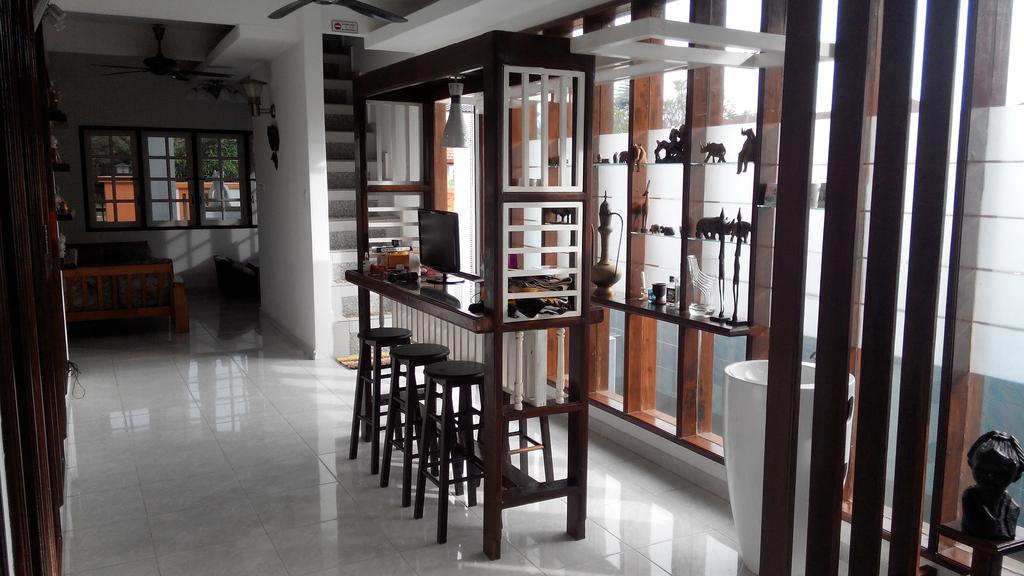 Formula One Bed And Breakfast F1 Sepang Klia Klia2 Kuala Lumpur International Airport Transit Nilai Exterior photo