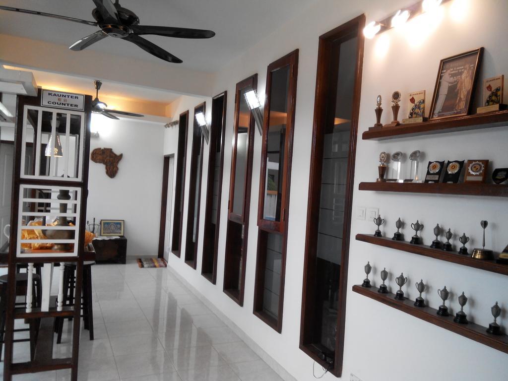 Formula One Bed And Breakfast F1 Sepang Klia Klia2 Kuala Lumpur International Airport Transit Nilai Exterior photo