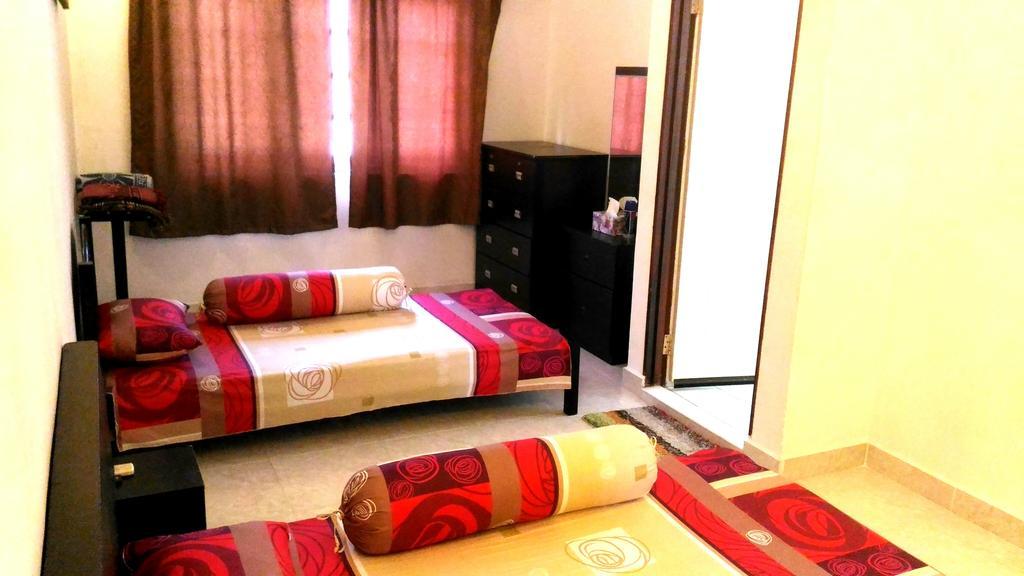Formula One Bed And Breakfast F1 Sepang Klia Klia2 Kuala Lumpur International Airport Transit Nilai Exterior photo